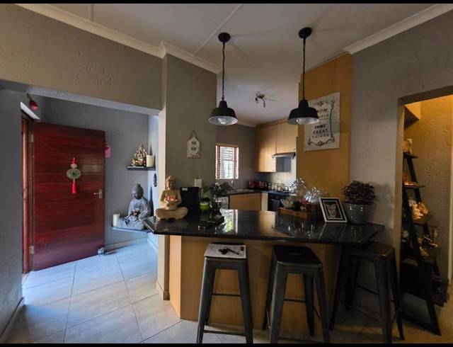 3 BEDROOM TOWNHOUSE FOR SALE IN SUNNINGHILL